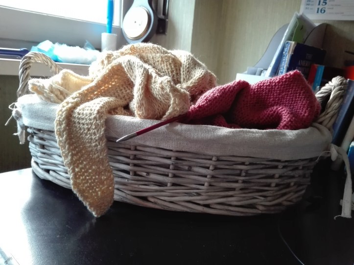 Elenco di filati da lavorare a maglia o da indossare nella stagione primaverile