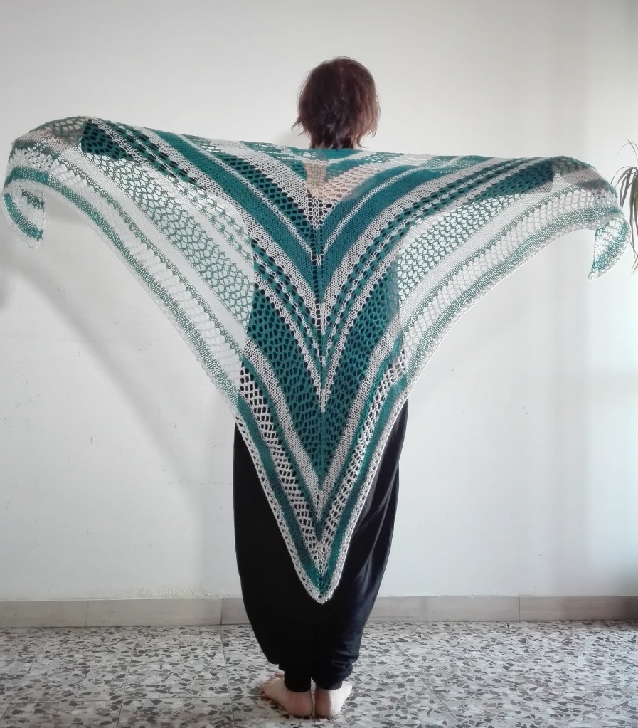 Scialle oversize fatto a mano