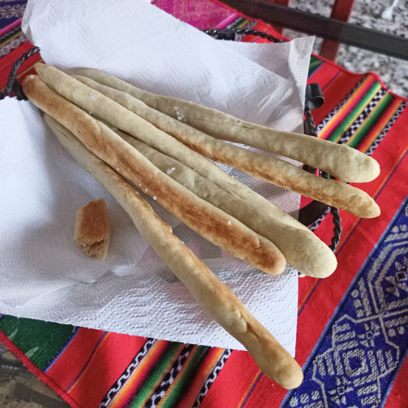 Grissini al sale fatti con il ievito madre