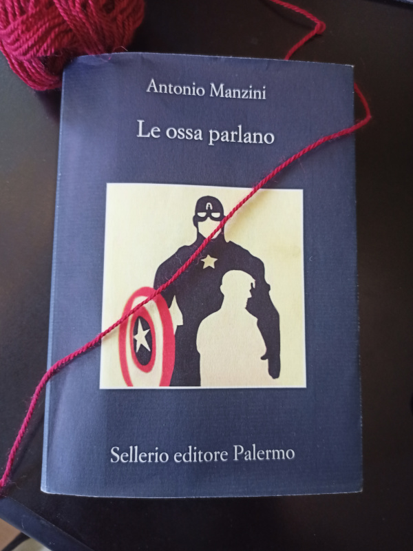 recensione del libro: le Ossa Parlano di Antonio Manzini, Sellerio editore.
