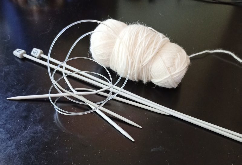 Pregi e difetti di ferri circolari e dritti